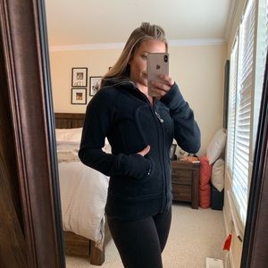 BLACK LULULEMON SCUBA HOODIE